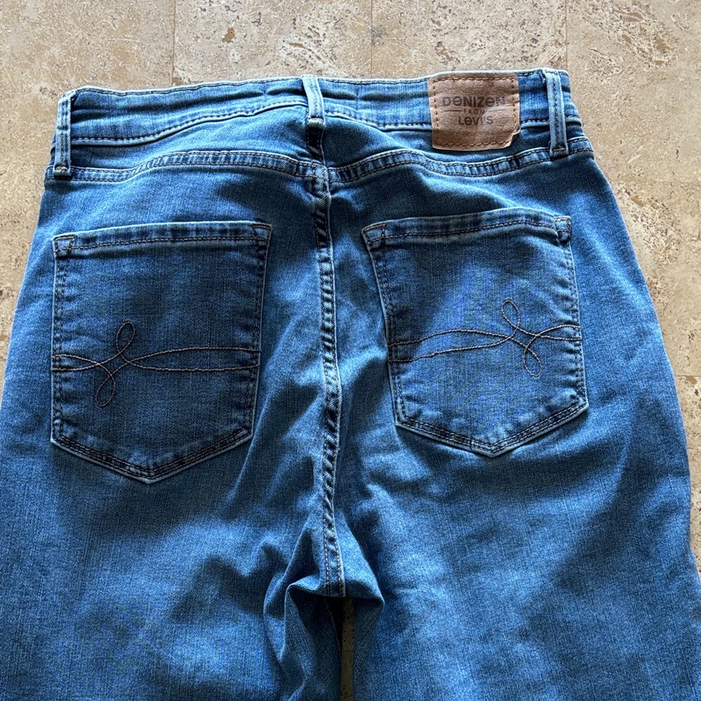 Denizen from Levi's Women's Skinny Jeans in Medium Blue Wash - Picture 5 of 5